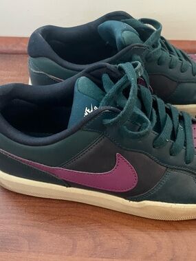 Nike Dark Green and Purple Low-Top Sneakers